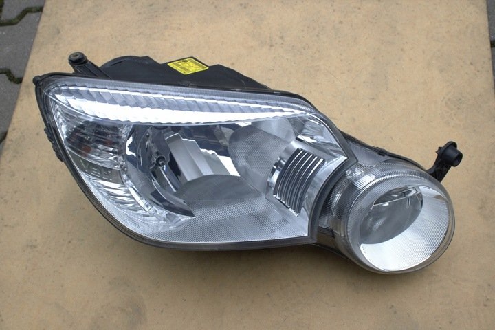 Second image of Skoda Yeti Right Front Headlight Original OEM Europe