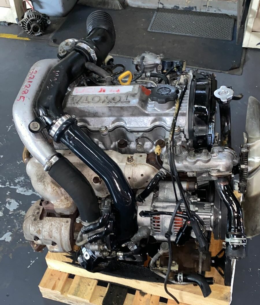 Toyota Hilux 2C 2.0L Diesel Engine Assembly JDM