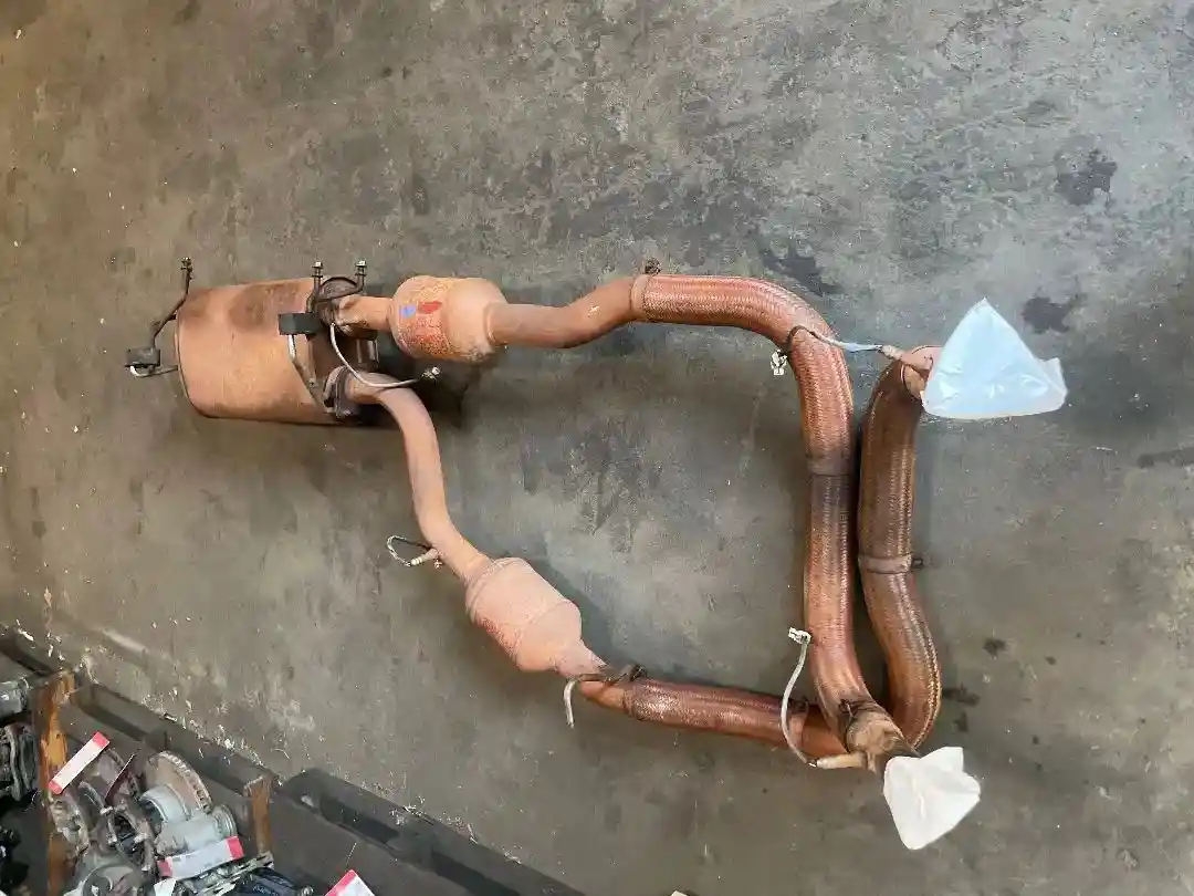 Used 2007 GM/Chev 6.0L V8 Exhaust Assembly OEM