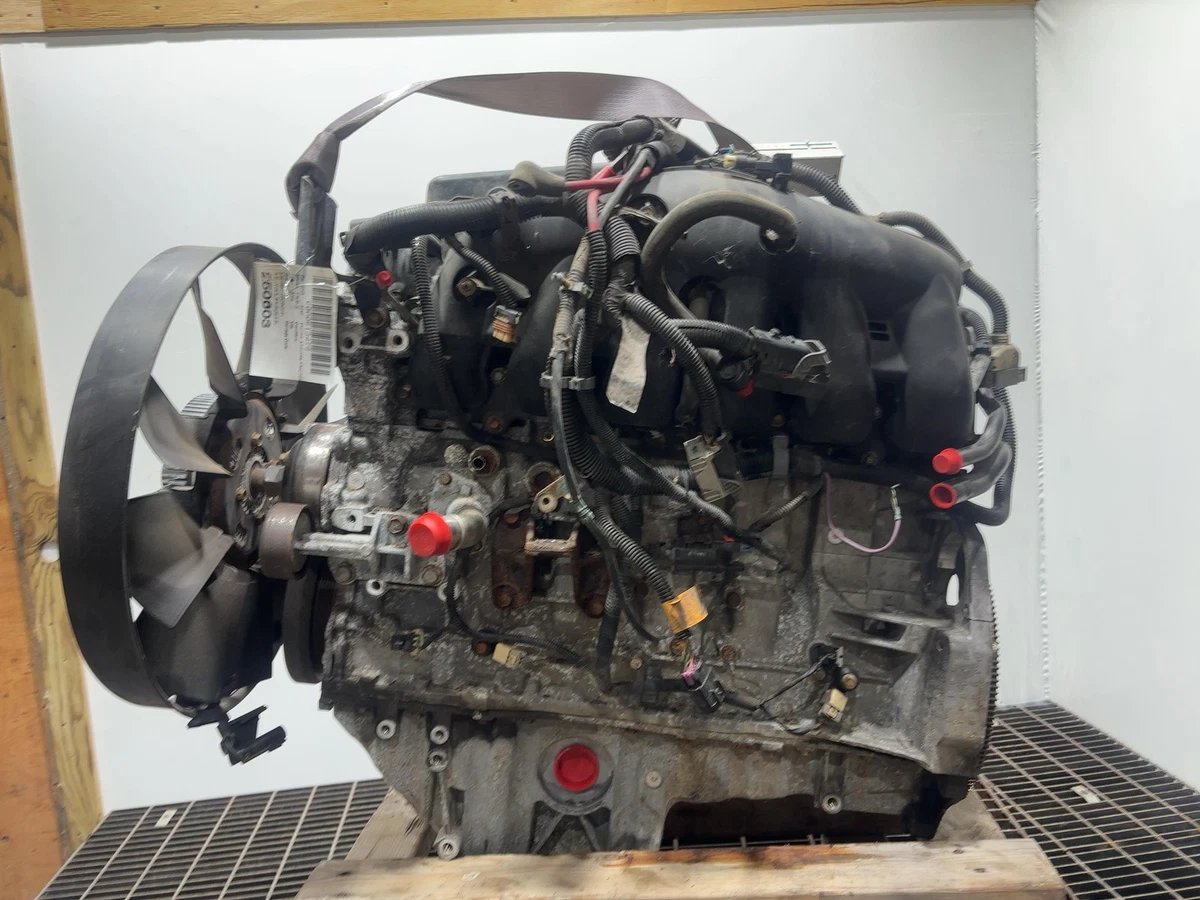 Second image of 2006 GMC Envoy 4.2L I6 Engine – Vortec 4200 LL8