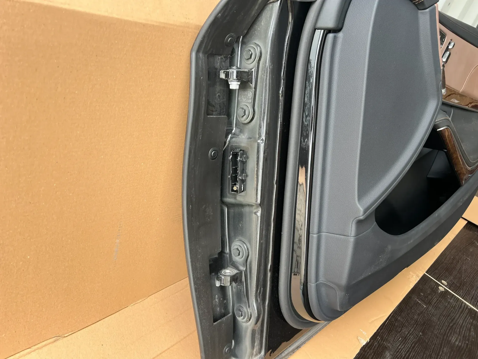 Second image of Genuine Mercedes-Benz S-Class W222 Front Right Door – Obsidian Black (9197) – OEM – As New