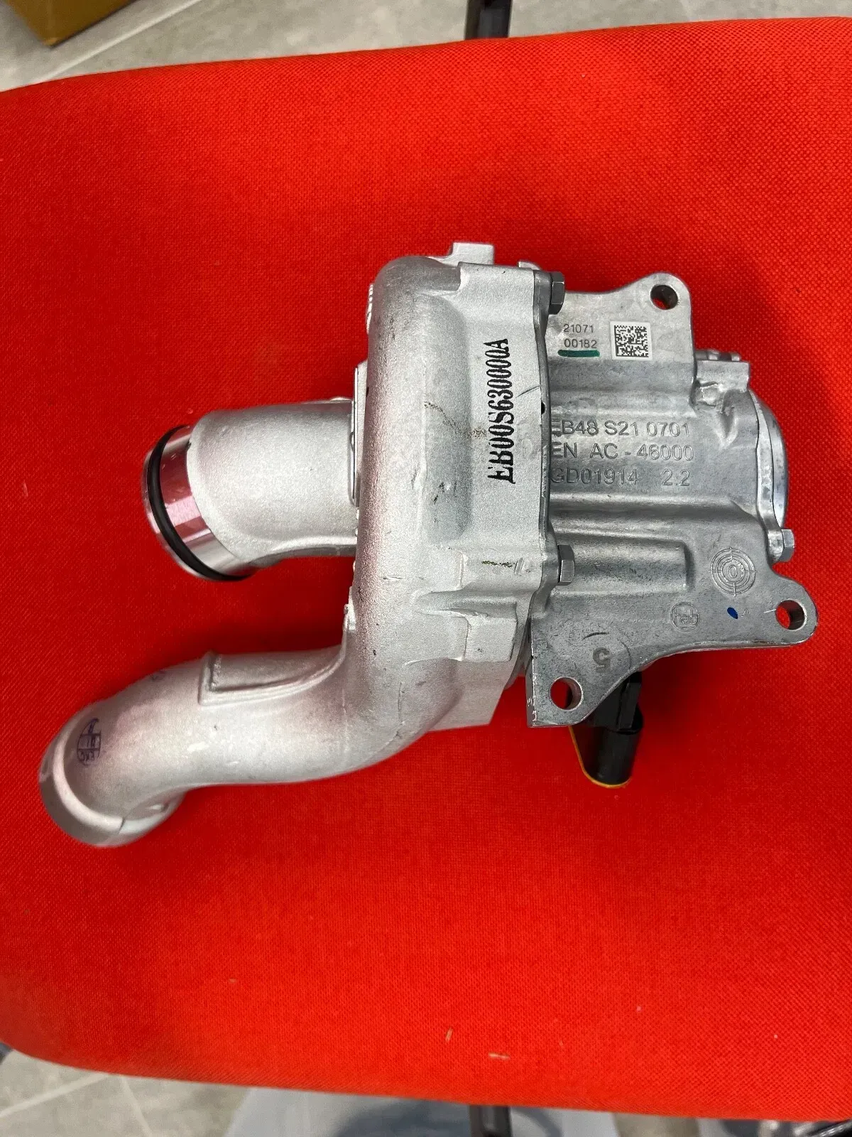 Mercedes AMG Additional Compressor Turbocharger A2560903600 OEM